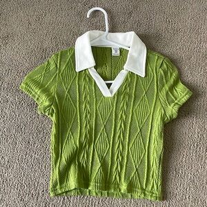 Green polo cropped teens top.